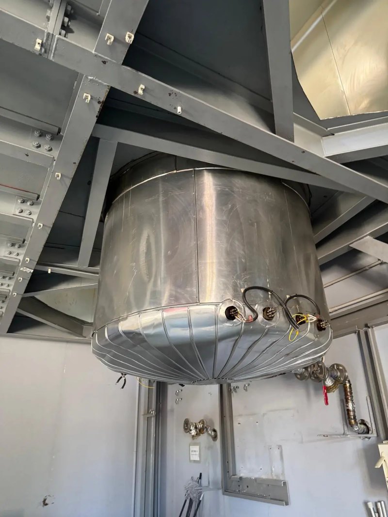 2000-LITER JACKETED, INSULATED STAINLESS STEEL REACTOR WITH AGITATION AND ELECTRIC HEATERS