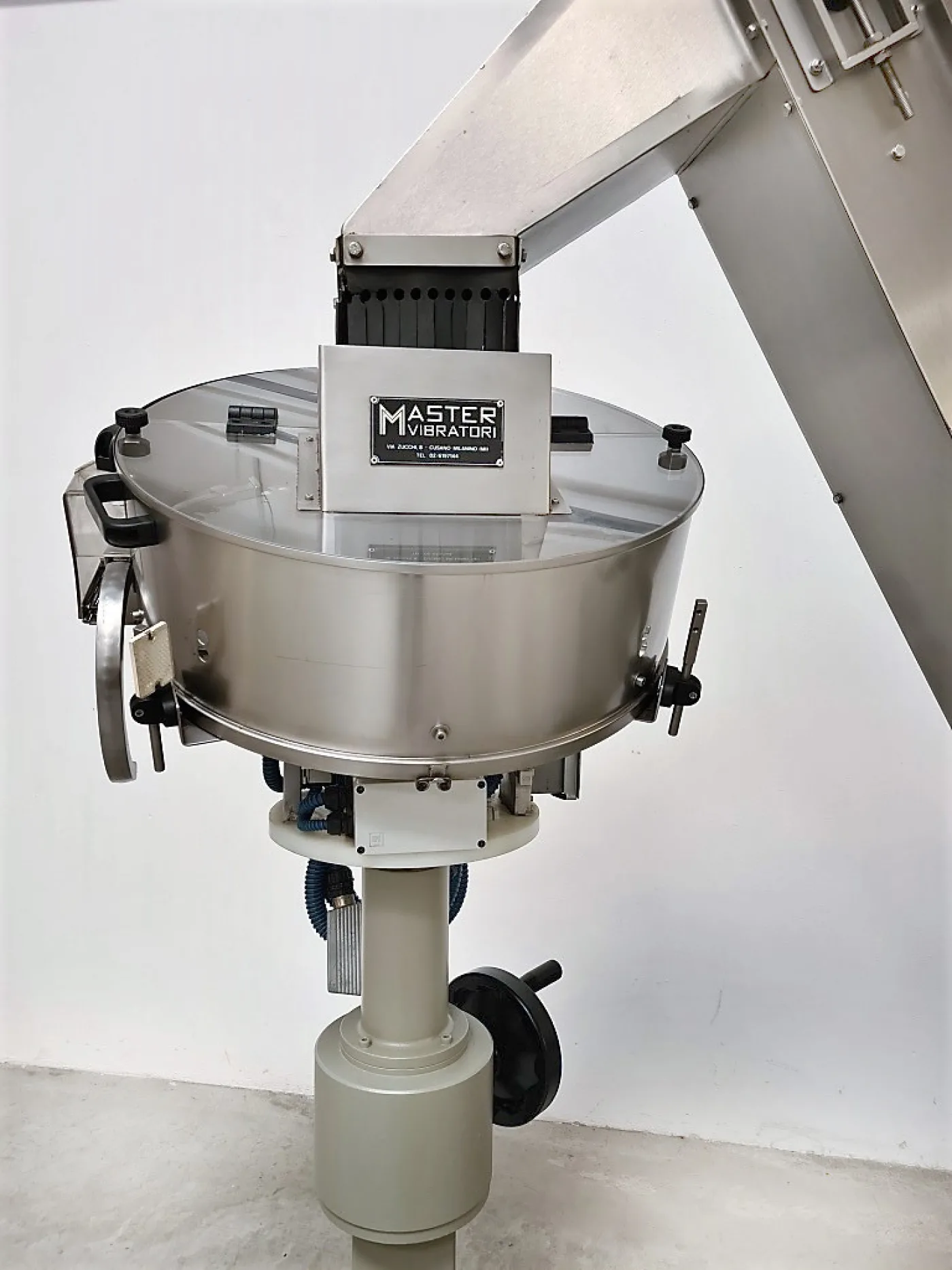 ELEVATORE E ALIMENTATORE PER TAPPI – MASTER VIBRATORI - 2