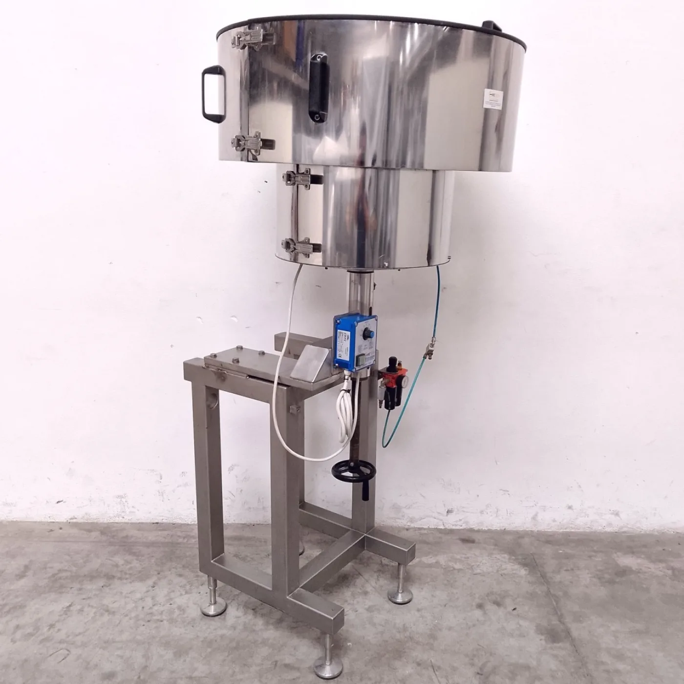 ALIMENTATORE VIBRANTE A TAZZA PER TAPPI – METECH - 2