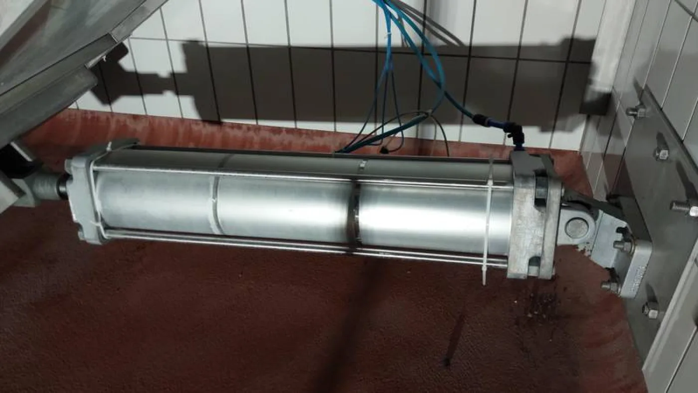 Paunch gutter - lift - 3