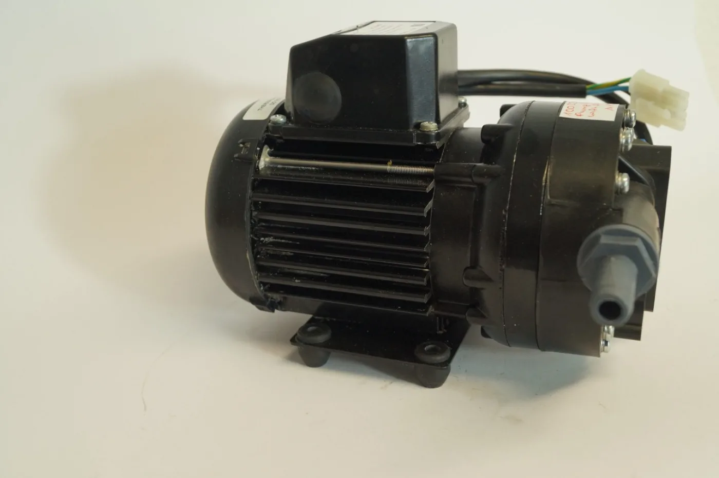 Agfa Elantrix 150 HX Druckplattenentwicklungsmaschine Pumpe Flojet AD 550 mit Stecker Nr. 10022908 - 3