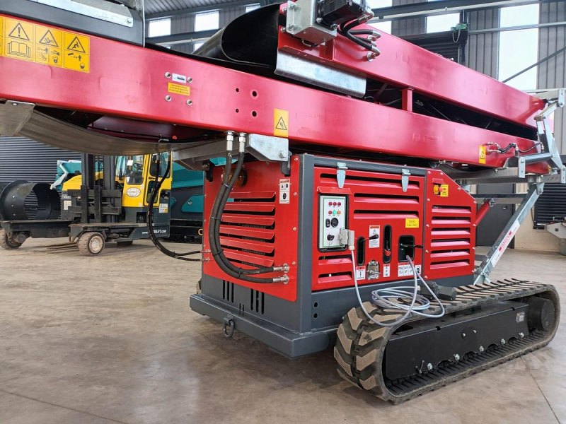 Metberg T3030 Tracked Stockpiling Conveyor