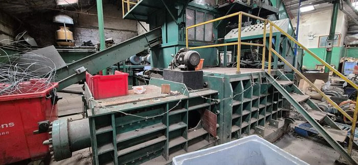 2010 Fully Automatic Baler W/In Floor Conveyor - 1