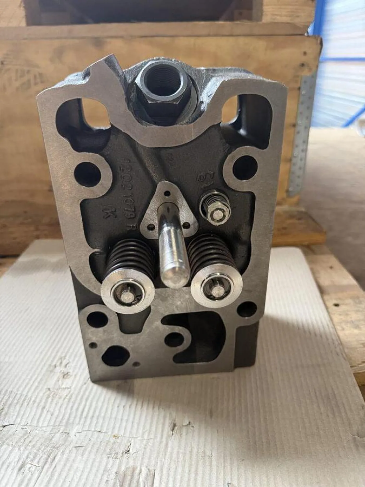 NEW CYLINDER HEAD MWM 518 P/N 1205 2875 - 4