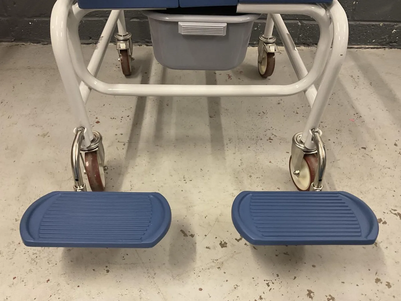 Cobi Rehab XXL Bariatric Shower Commode Chair - 2