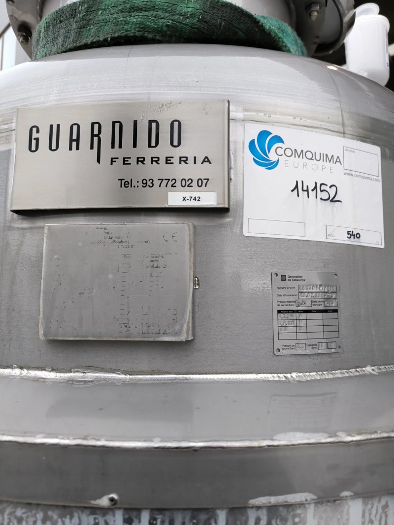 VERTICAL STAINLESS STEEL TANK 980 LITRES INSULATED