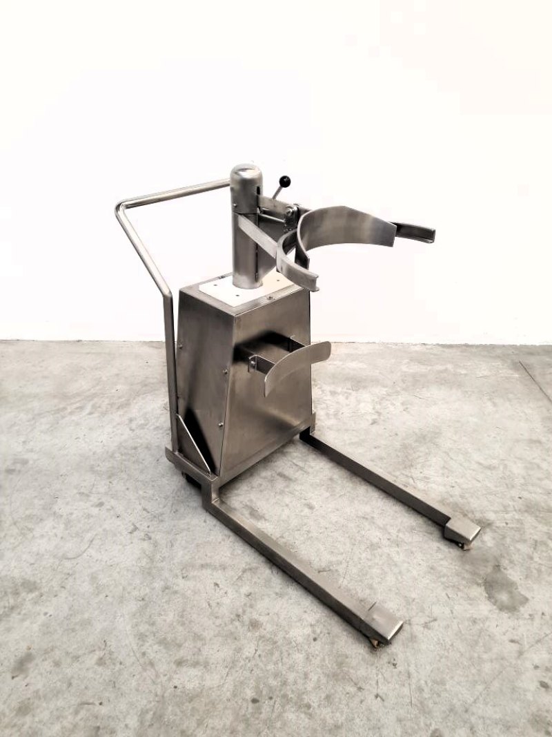 CARRELLO ELEVATORE PORTAFUSTI IDRAULICO