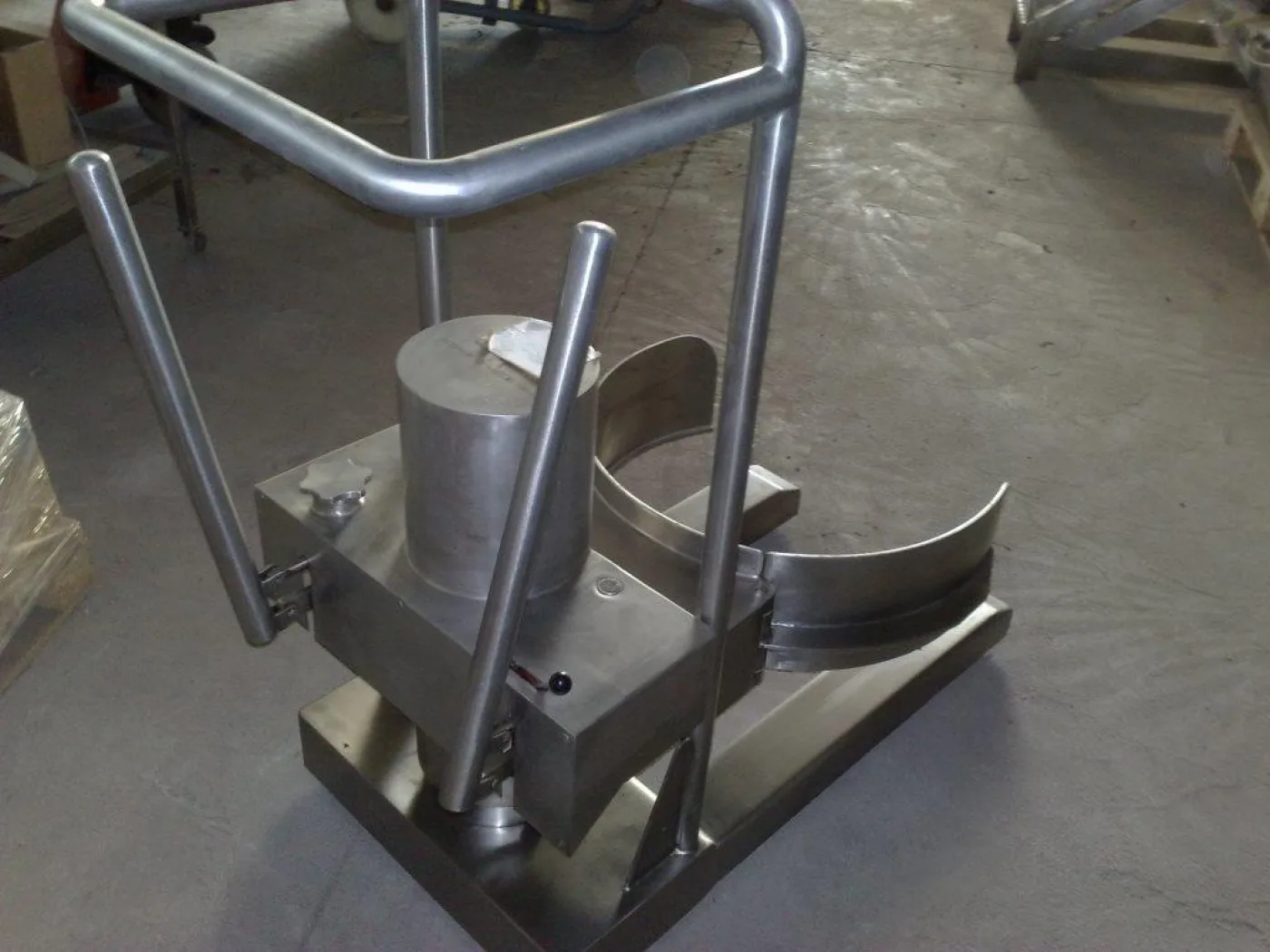 CARRELLO ELEVATORE PORTAFUSTI IDRAULICO – CORA - 4