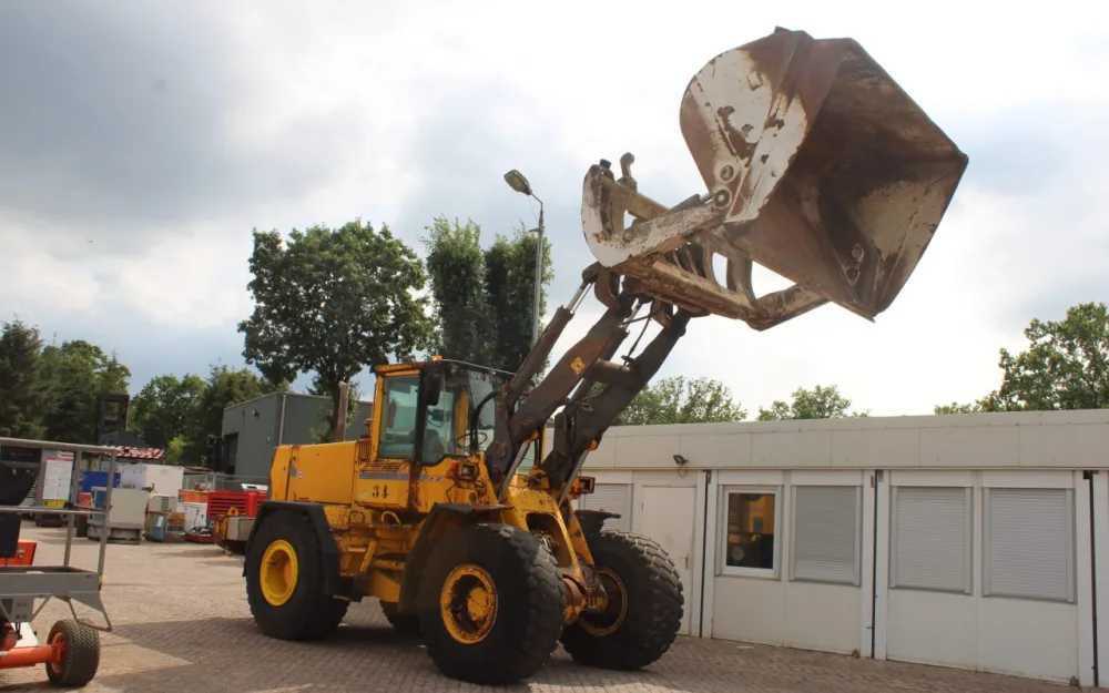 Volvo L 120 B