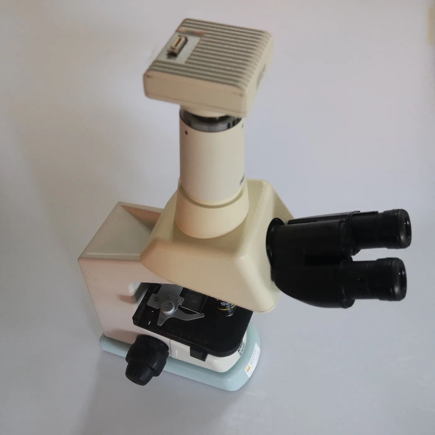 477 - Used Nikon Eclipse E100 trinocular microscope - 1