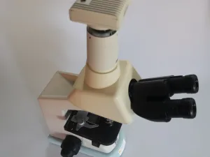 477 - Used Nikon Eclipse E100 trinocular microscope