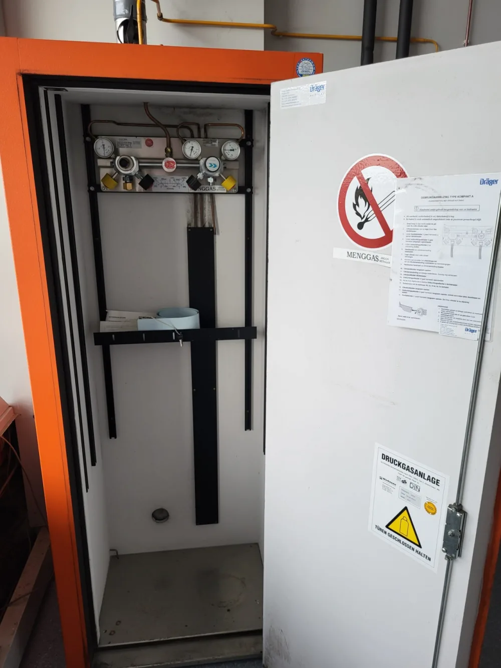 1961 - Used Schramm safety cabinet for compressed gas cylinders
