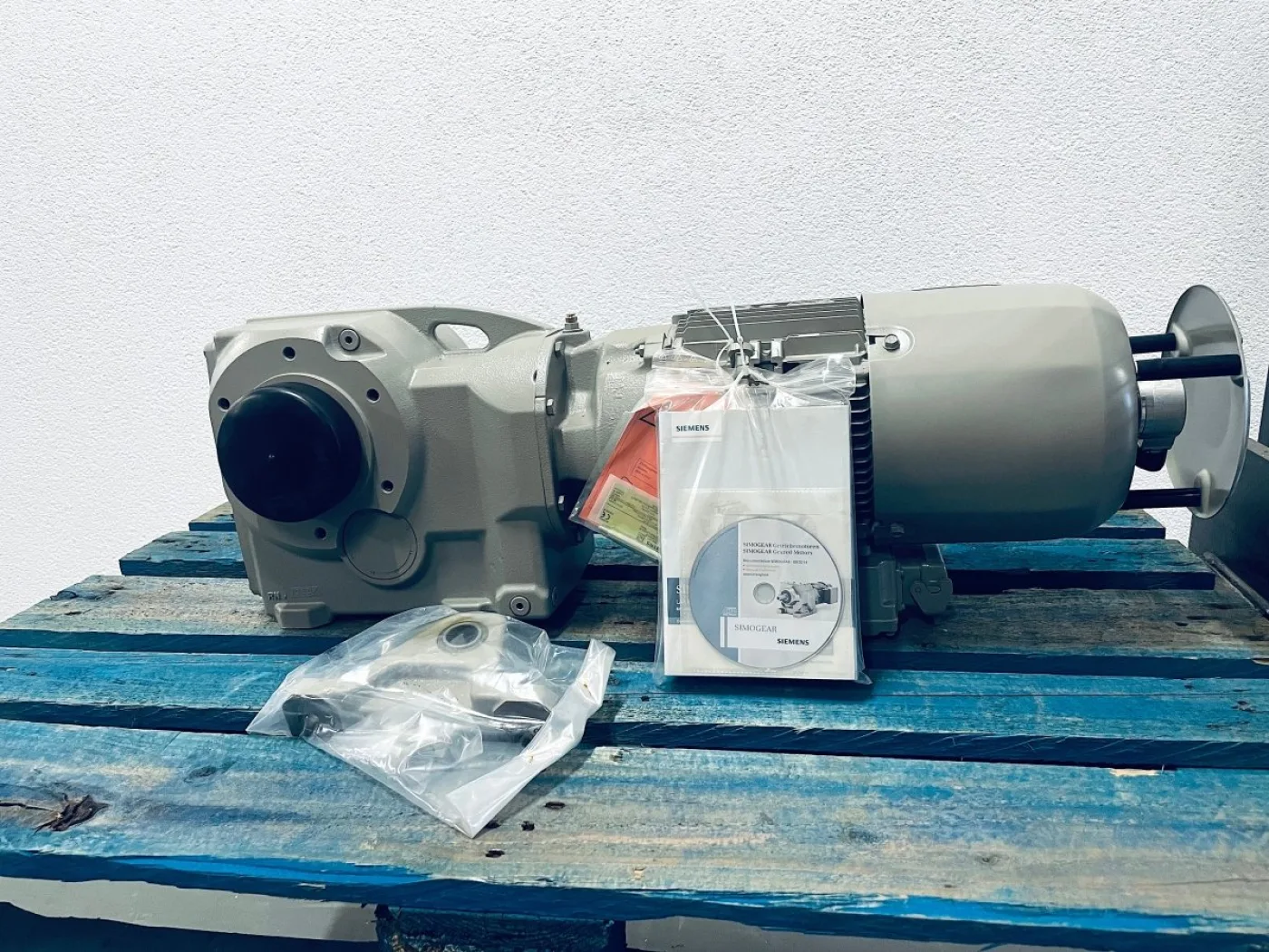 Siemens Getriebemotor KADS89-LE112ME4E-L32NH-IN - 1