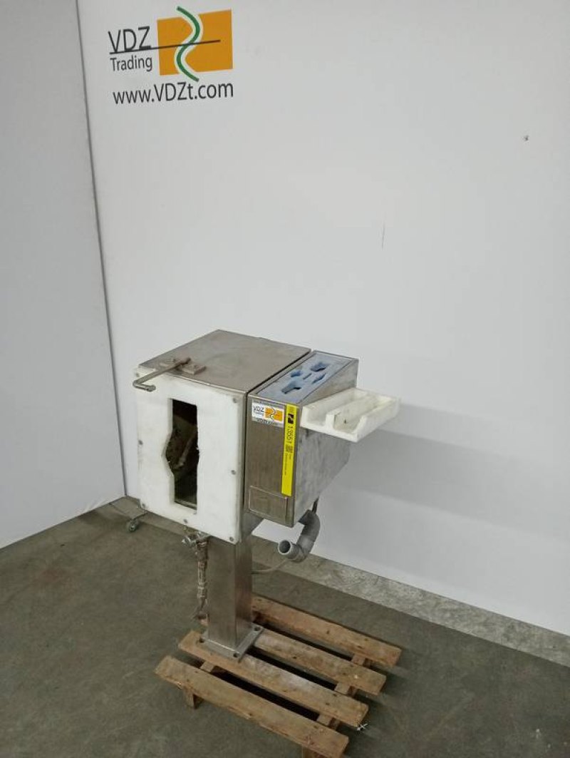Sterilizer brisket saw