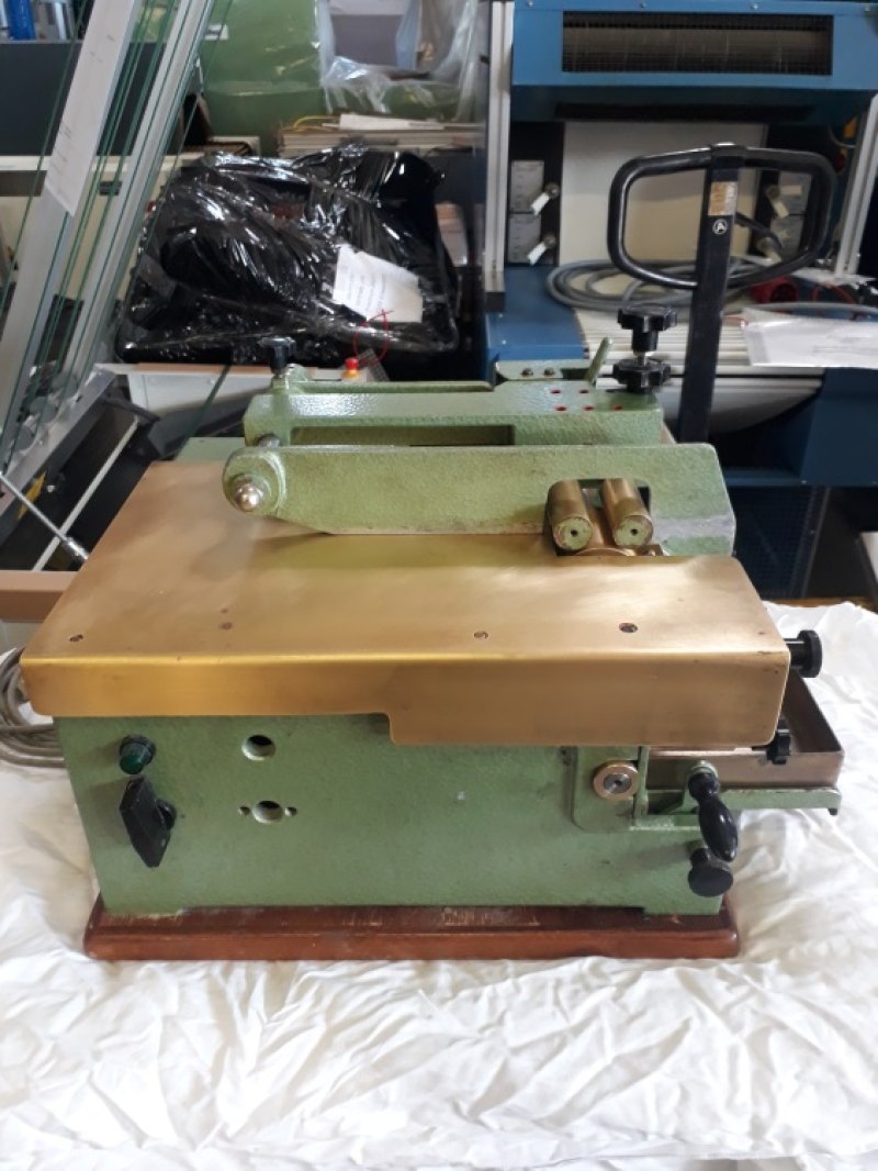 Kantenanleimmaschine Sumbel Coronel