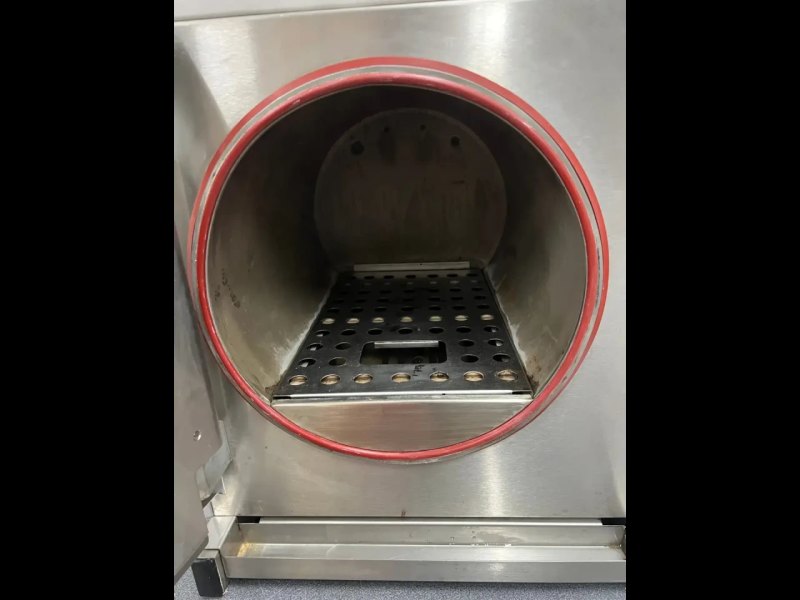 Boxer 200/40LR Autoclave
