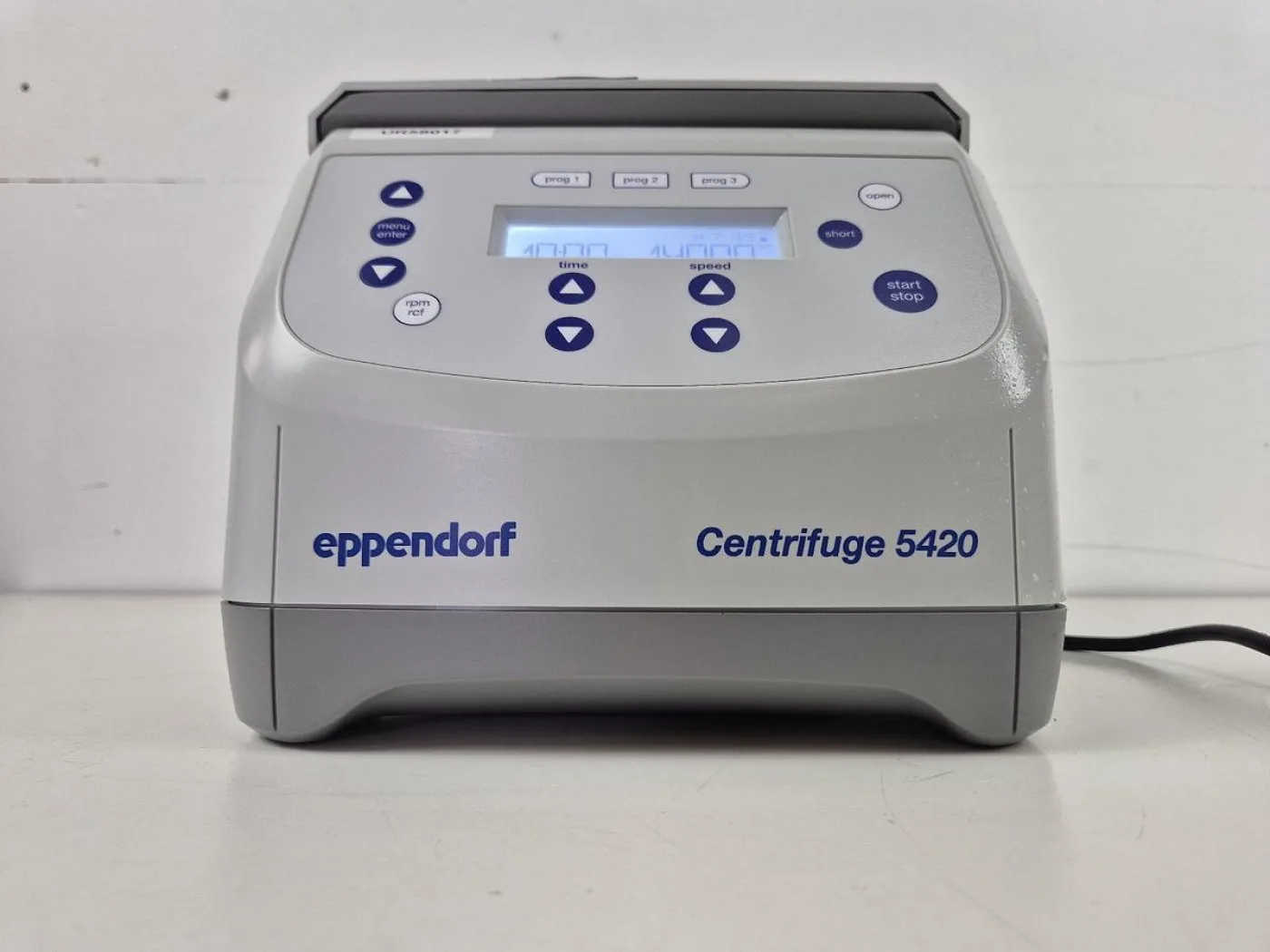 Eppendorf 5420 Centrifuge - 4