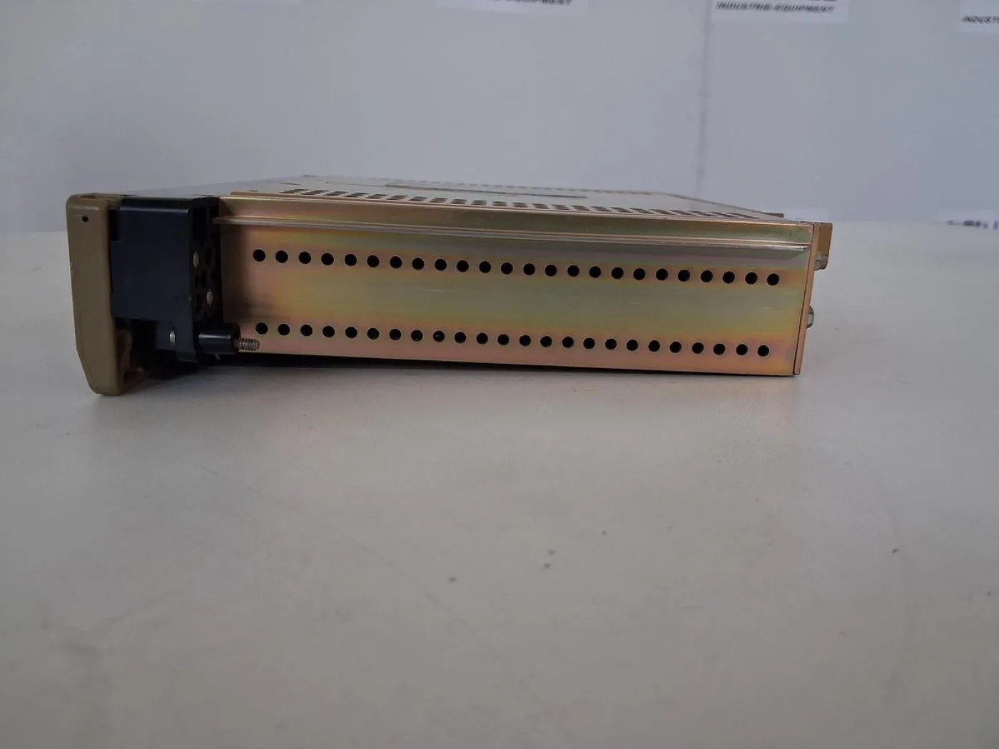 Modicon Gould Programmable Control Division I/O Module B875 - 5