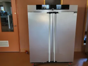 2550 - Used Memmert UF750 Universal Oven