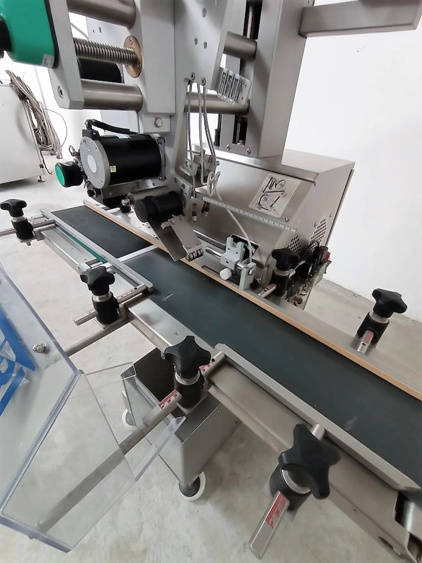 ETICHETTATRICE – NERI – MOD. SL 300 V - 7