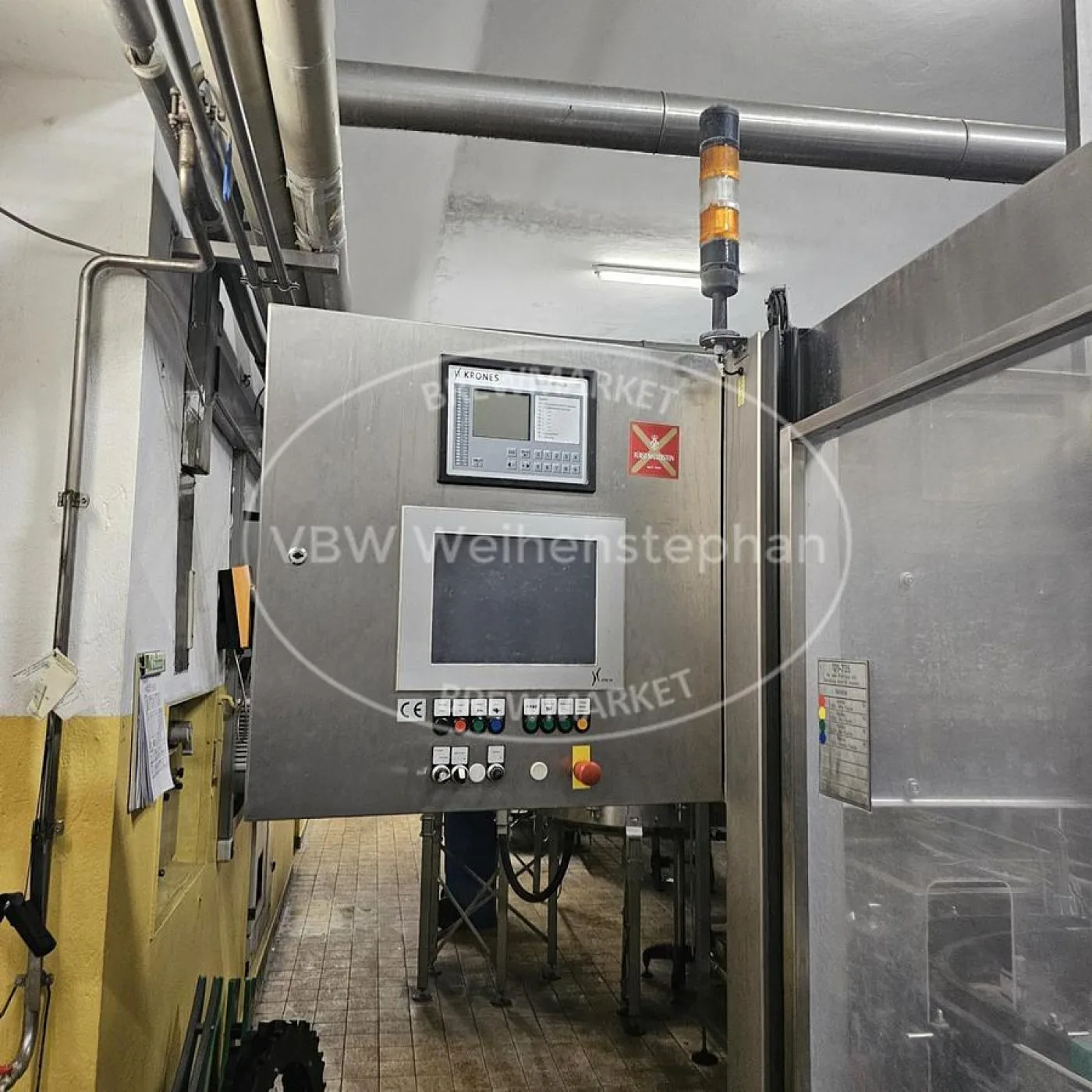 Glass bottle filler and capper - 3