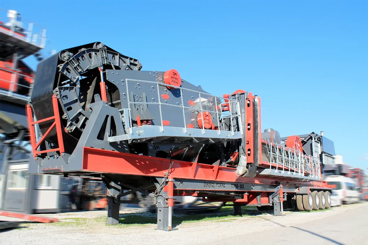 General 944 — Mobile Jaw + Cone Crushing & Screening Plant - 3