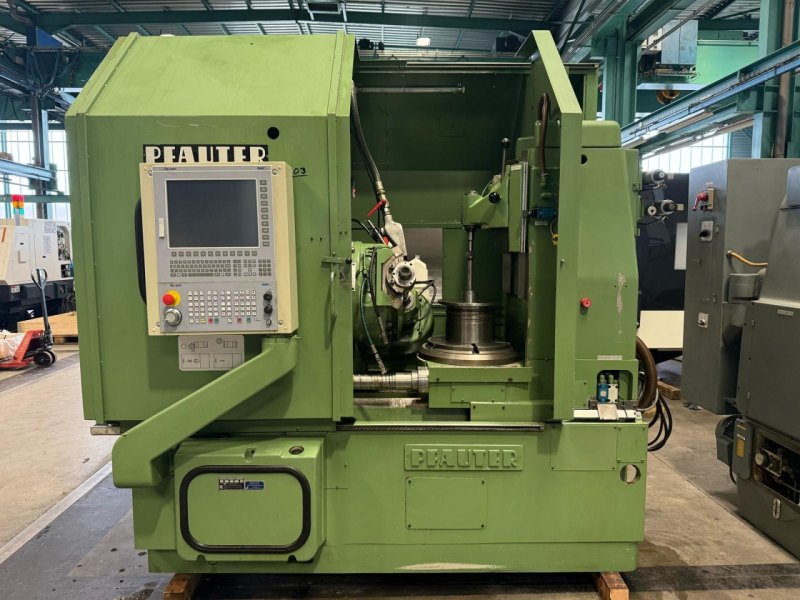 CNC Gear Hobbing Machine – PFAUTER P403