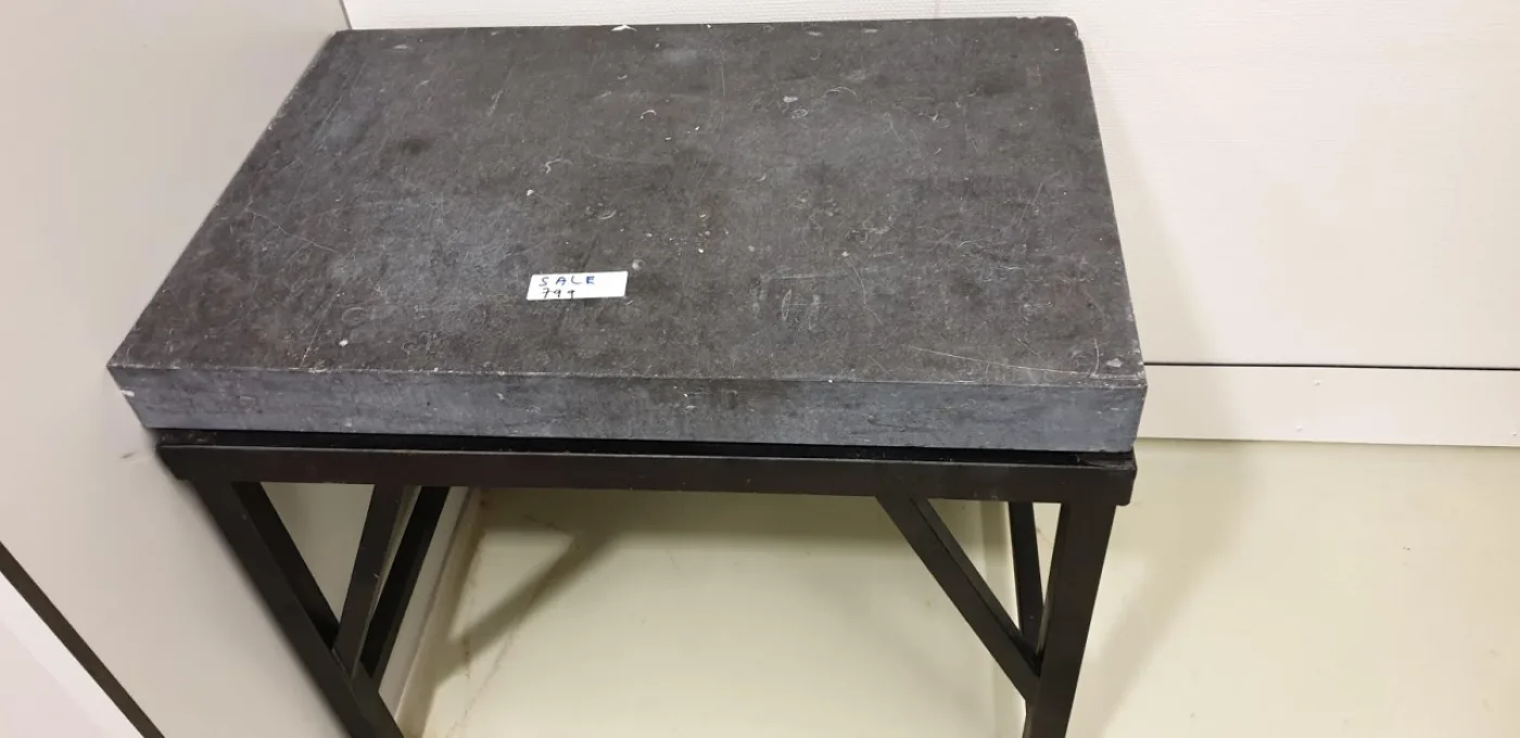 799-Used laboratory weighing table, granite top - 1