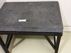 799-Used laboratory weighing table, granite top