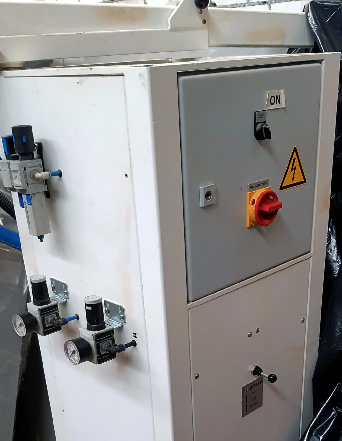 KLM GmbH – Silicone dosing machine S 200 HP - 6