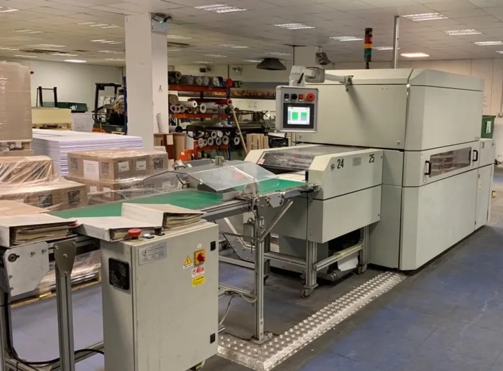 Tecnau VT 800 three knife trimmer