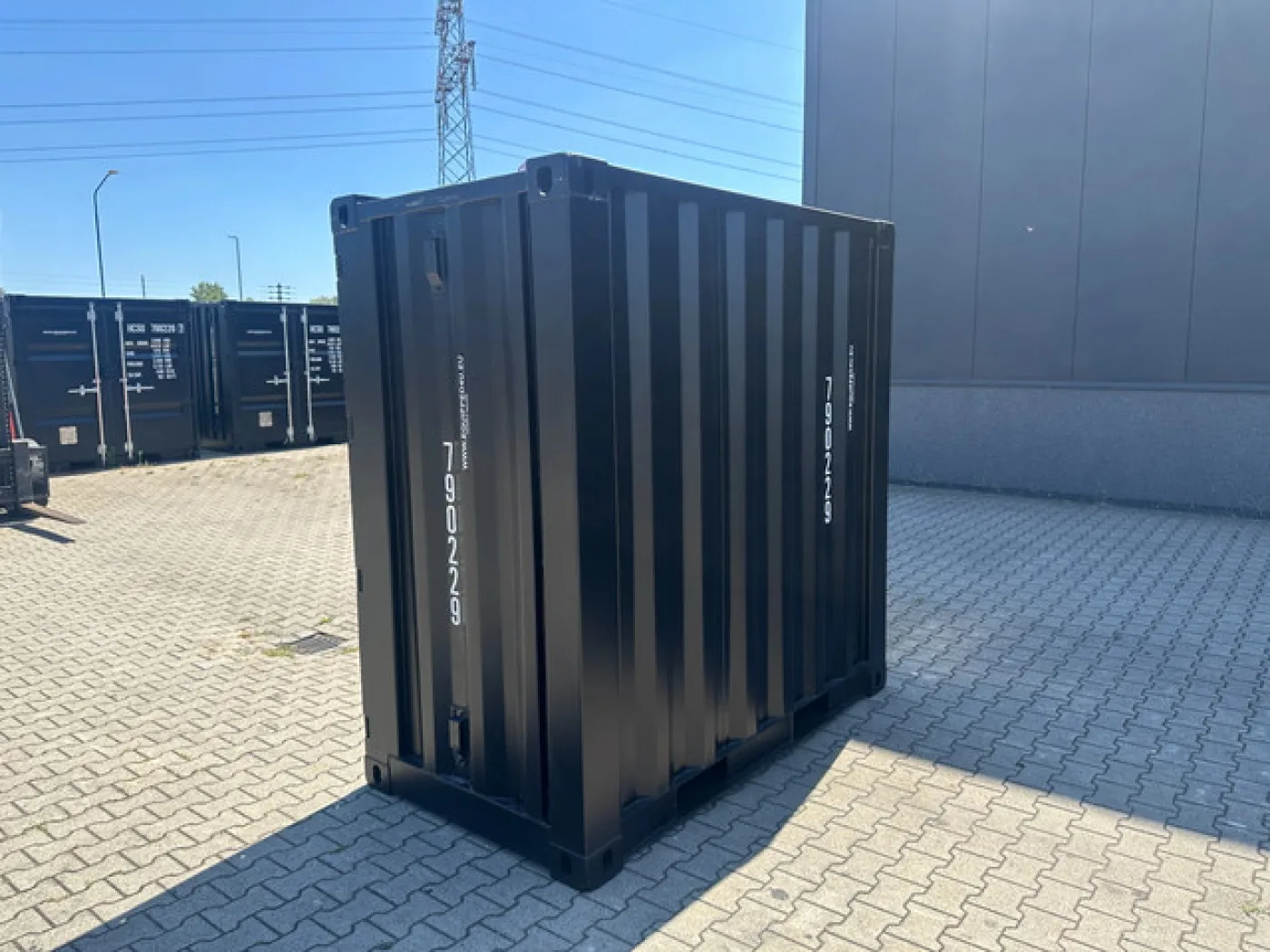 NEW 4FT DV container / RAL 9005 (black) / 4x available - 8
