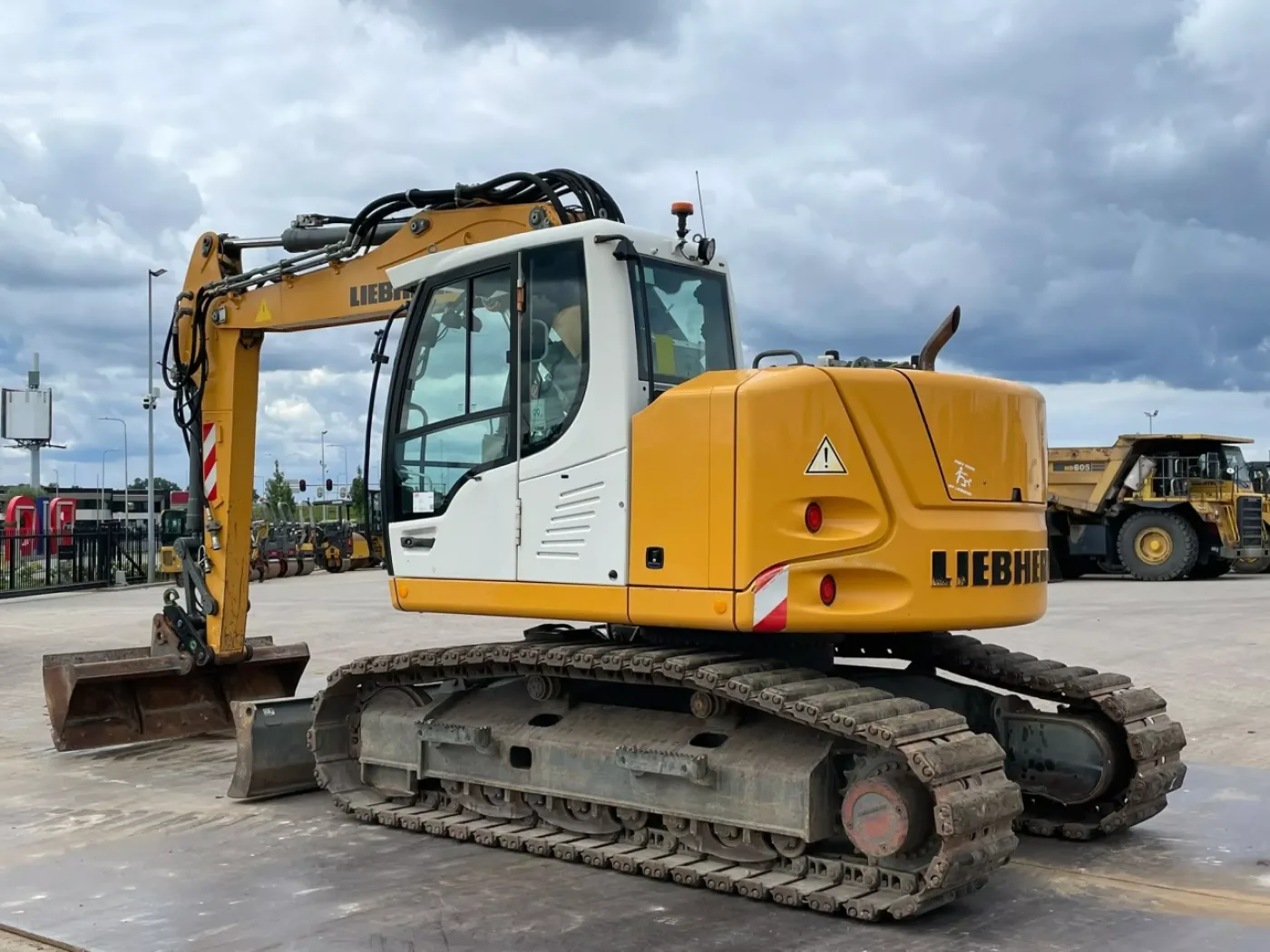Liebherr R914 Compact - 3