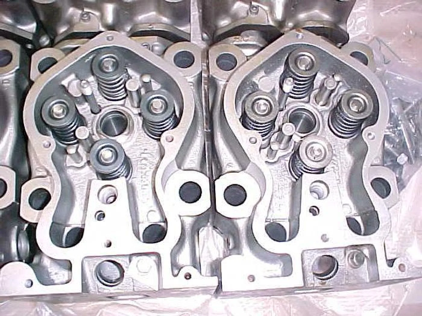 CYLINDER HEADS DEUTZ TBD 620 - 2