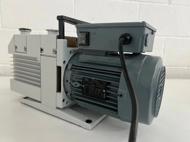 Leybold Trivac D16B LS90LPR/T Vacuum Pump