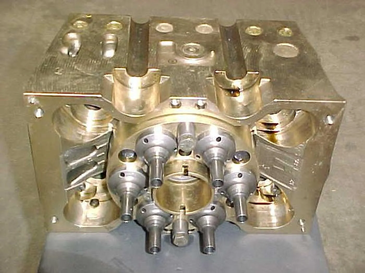 CYLINDER HEAD MTU MD 871 UM 1D - 3