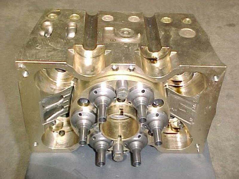 CYLINDER HEAD MTU MD 871 UM 1D