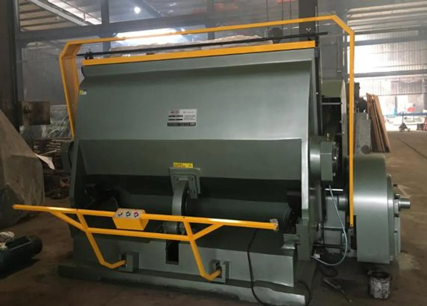 Die cutting and creasing machine 2000 - 1
