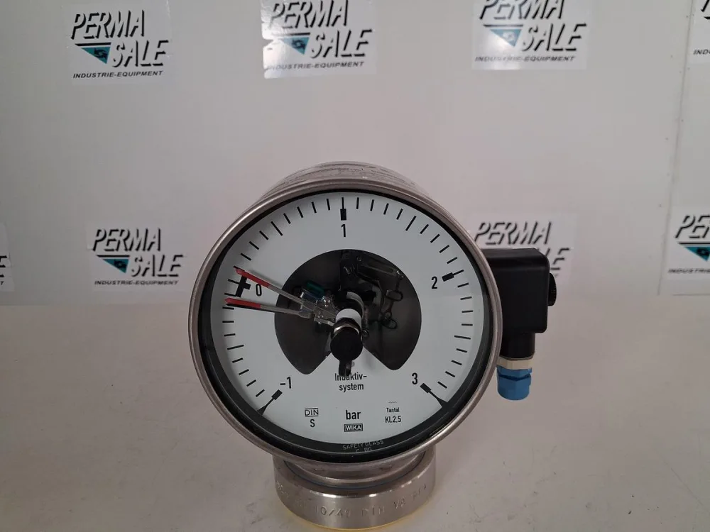 WIKA 831.1 Pressure Gauge DN 25 with Pressure Switch