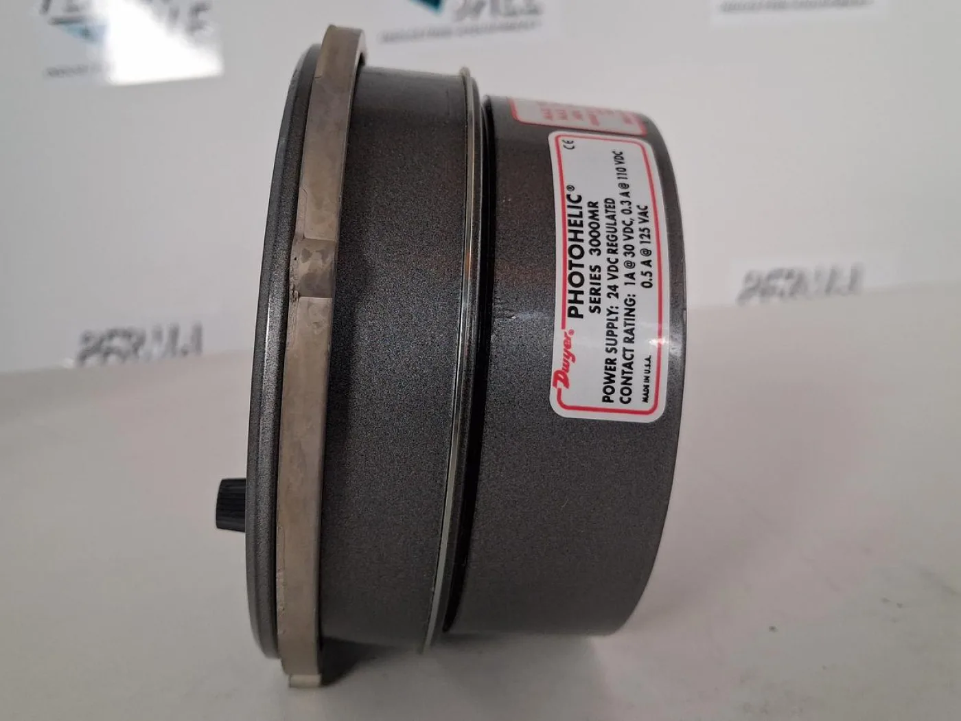 Dwyer Photohelic Series 3000MR Druckschalter mit Anzeige - 3