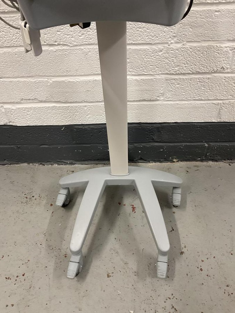 Mindray VS-900 on mobile stand