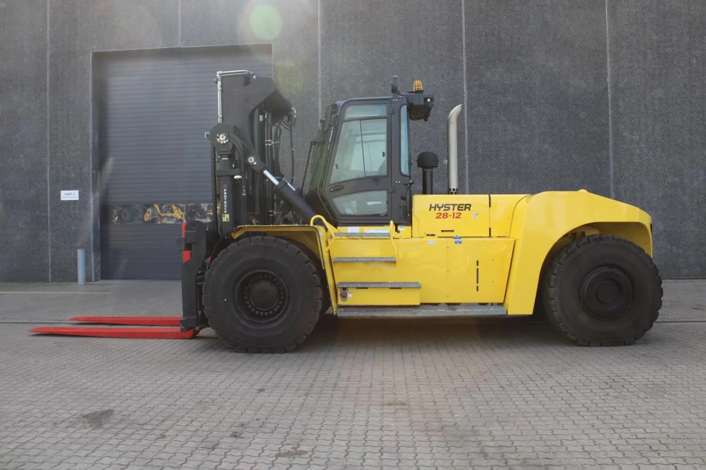 Hyster H28.00XM-16CH - 1
