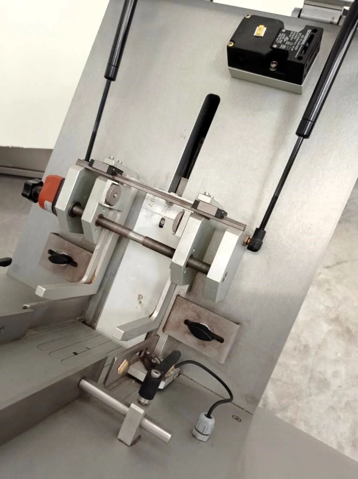 DEBLISTERATRICE – ICS AUTOMAZIONE – MOD. DBS C2 - 4