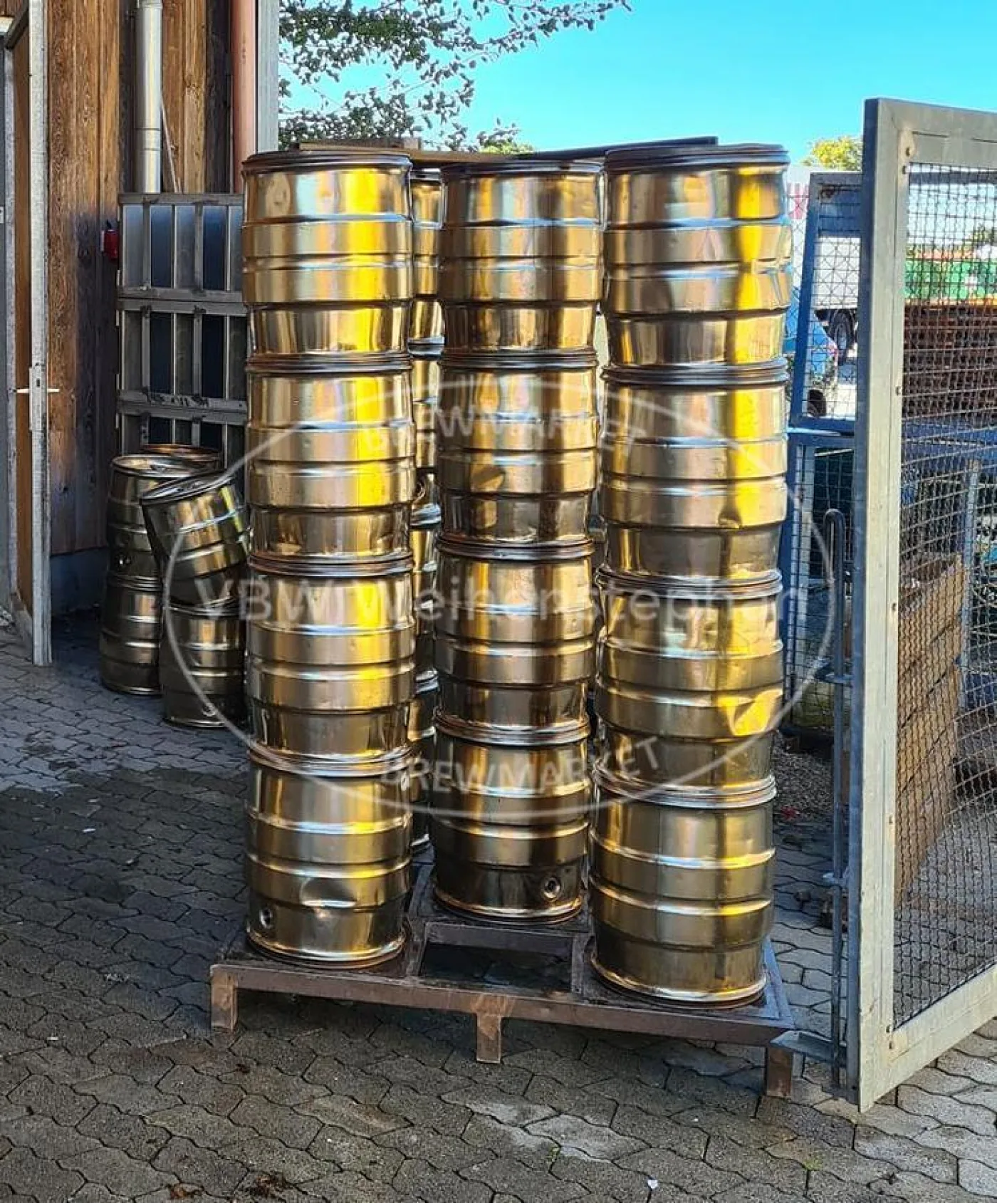 Self cooling keg - 1