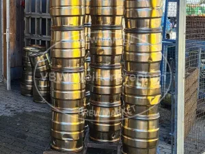 Self cooling keg