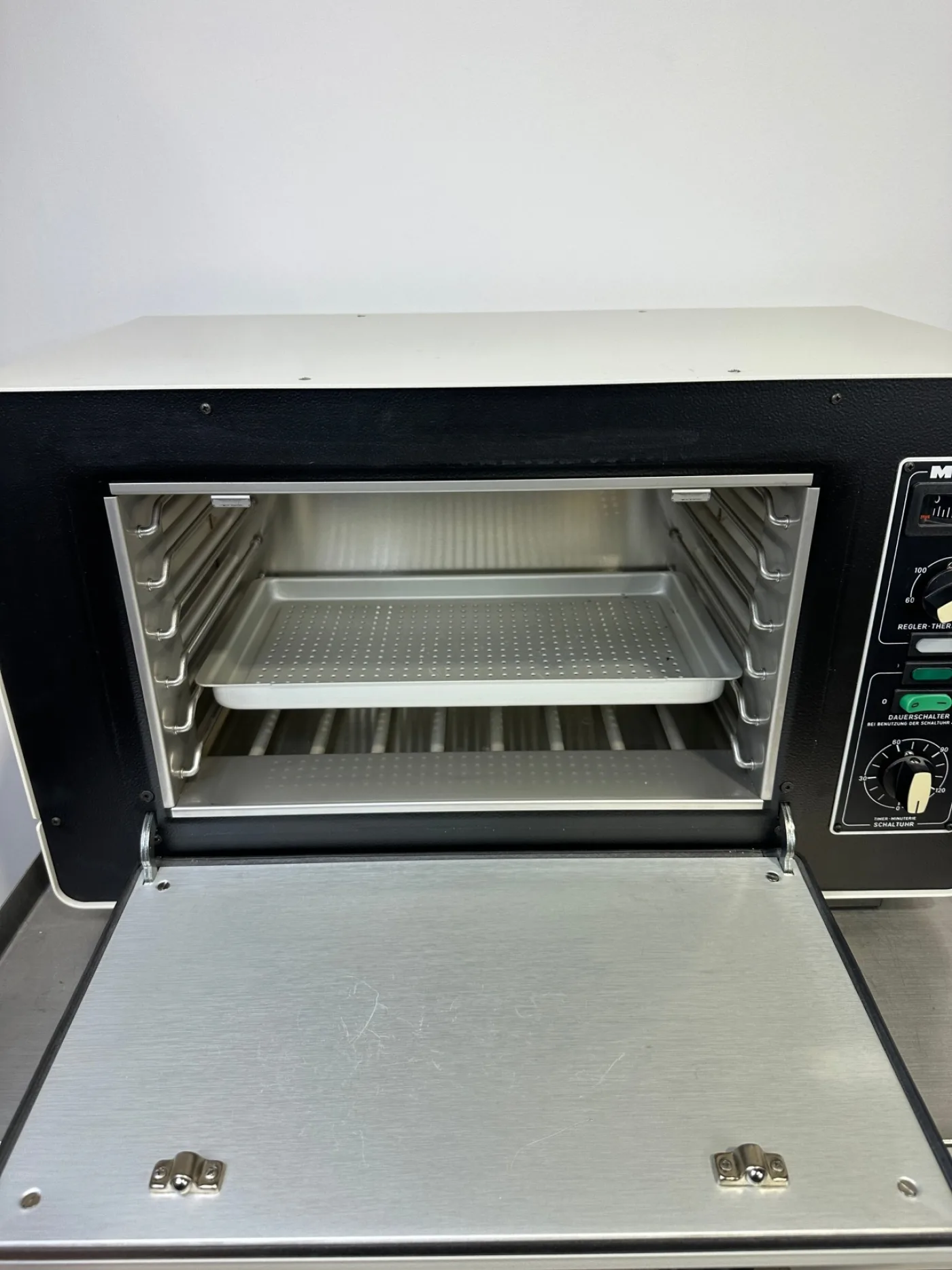 Melag Typ: 221 Heißluft-Sterilisator 18 Liter bis 200°C - 2