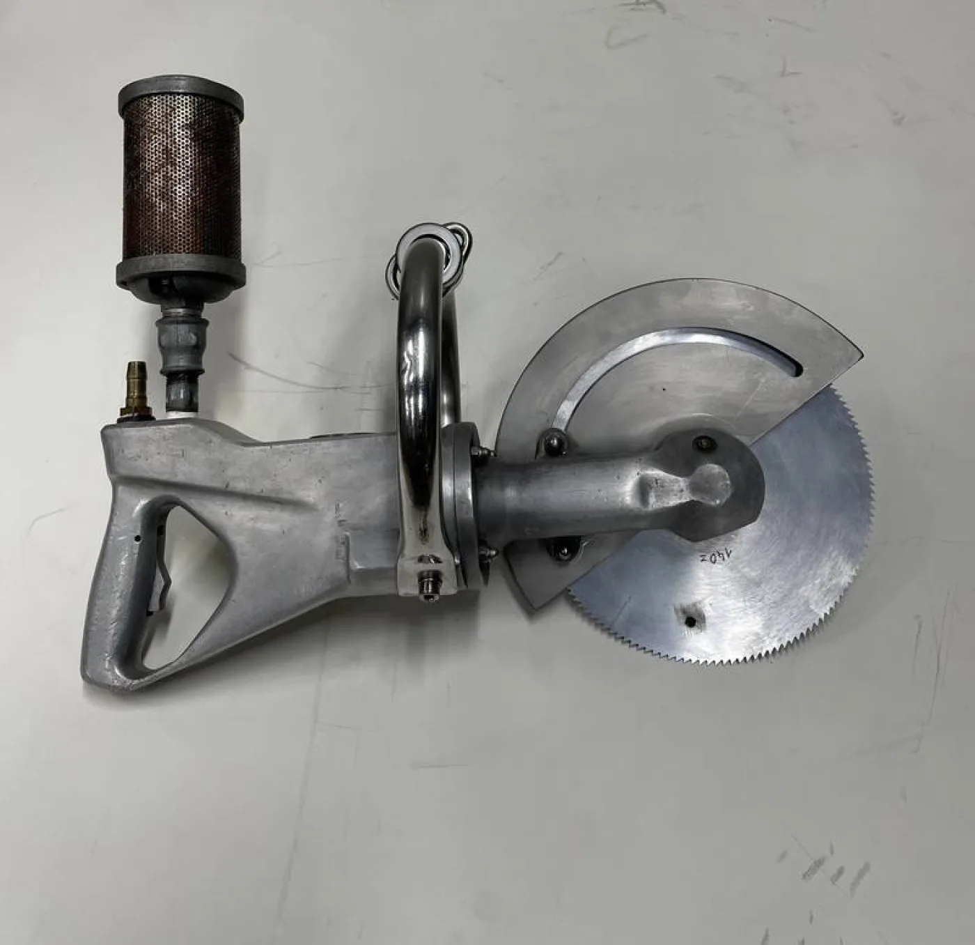 Pneumatic breaking saw - 4
