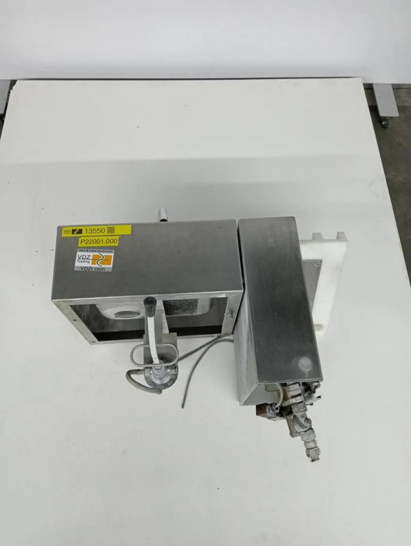 Wash basin with sterilisator - 3