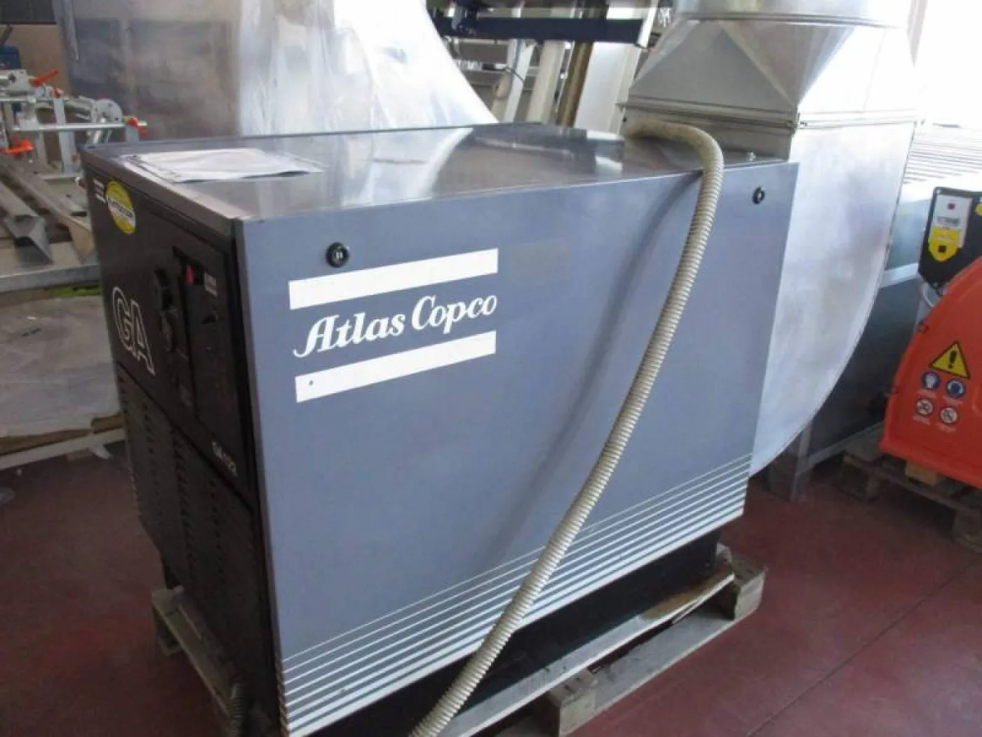 COMPRESSORE ATLAS COPCO MOD. GA122 - 3