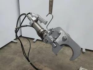Leg cutter with hydraulic unit
